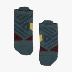 On Running Men's Low Sock 11 On Running Men's Low Sock -Running Gear Shop low sock fw18 shadow mulberry m g2